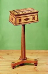 Tunbridge-Ware Teepoy, möglicherweise von G. und J. Burrows, ca. 1830